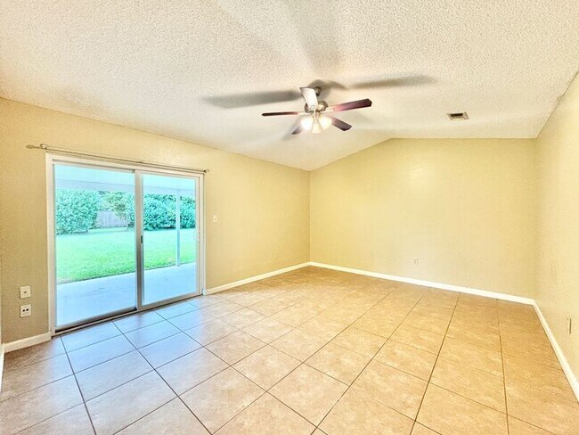 Building Photo - 1437 Little Creek Dr