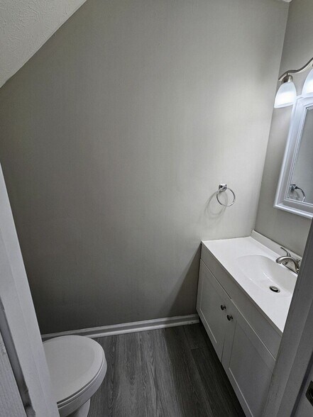 Building Photo - 5614 S Jefferson Ave