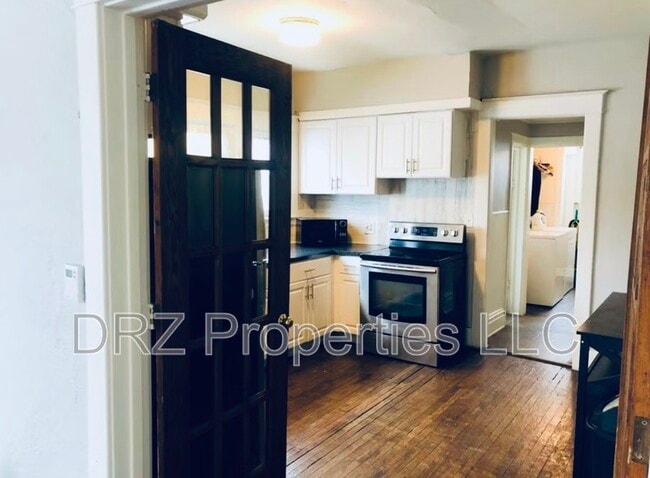 Building Photo - 1017 Bridge St NW