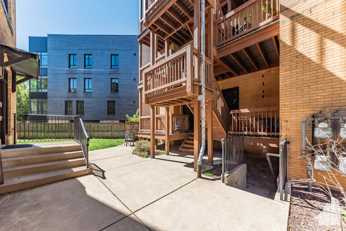 Building Photo - 1912 N Lincoln Ave