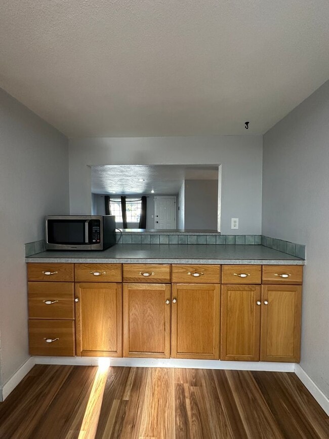 Building Photo - 3 bed, 2 bath Richland
