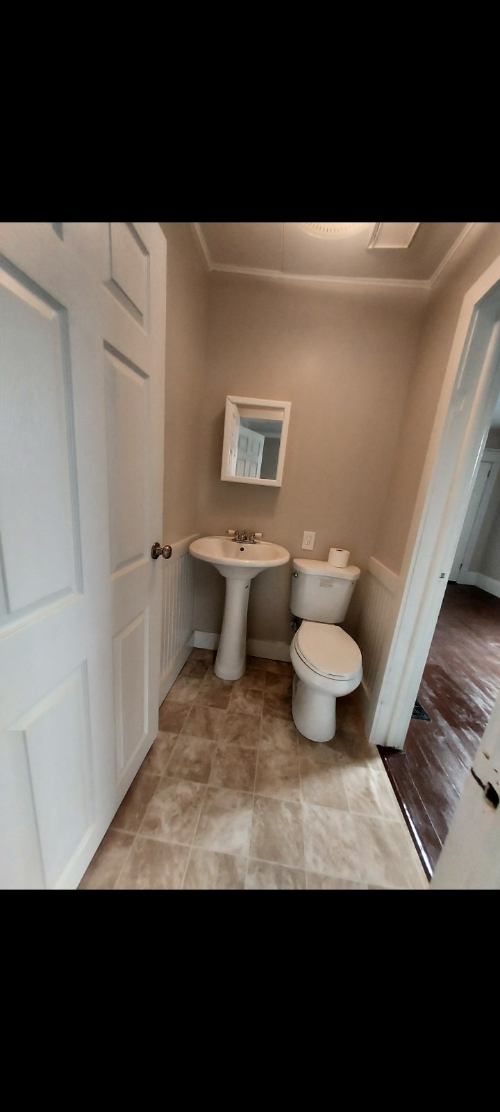 Building Photo - 216 Wilson Ave