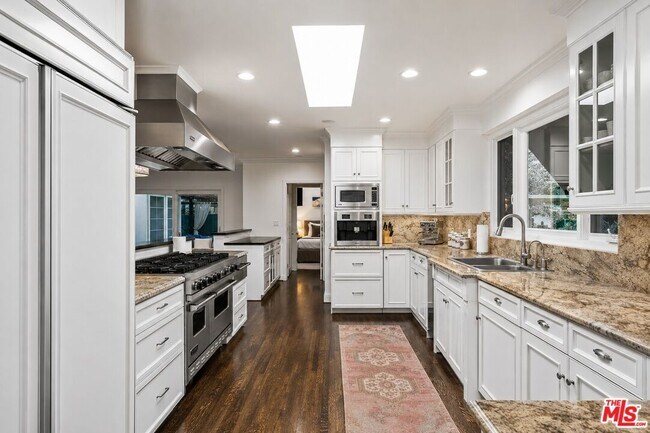 Building Photo - 10576 Lindbrook Dr