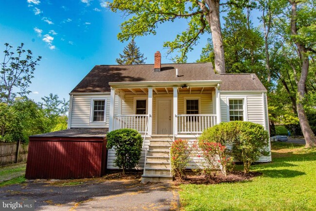 Building Photo - 7210 Hickory St