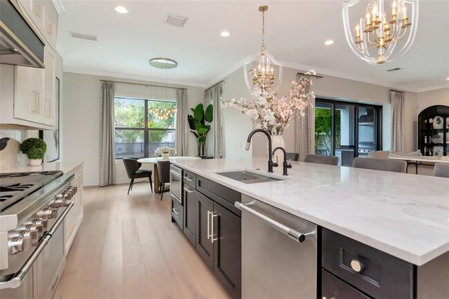 Building Photo - 4111 W Swann Ave