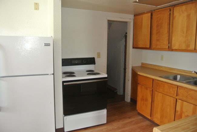 Building Photo - 510 Hiawatha St