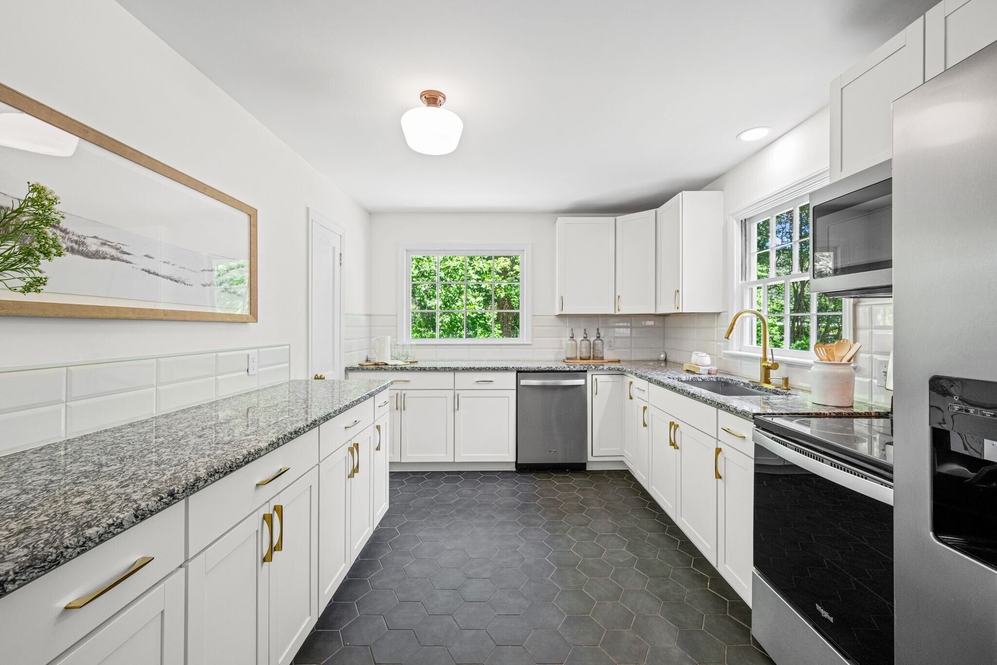 Building Photo - 508 S Westview Dr