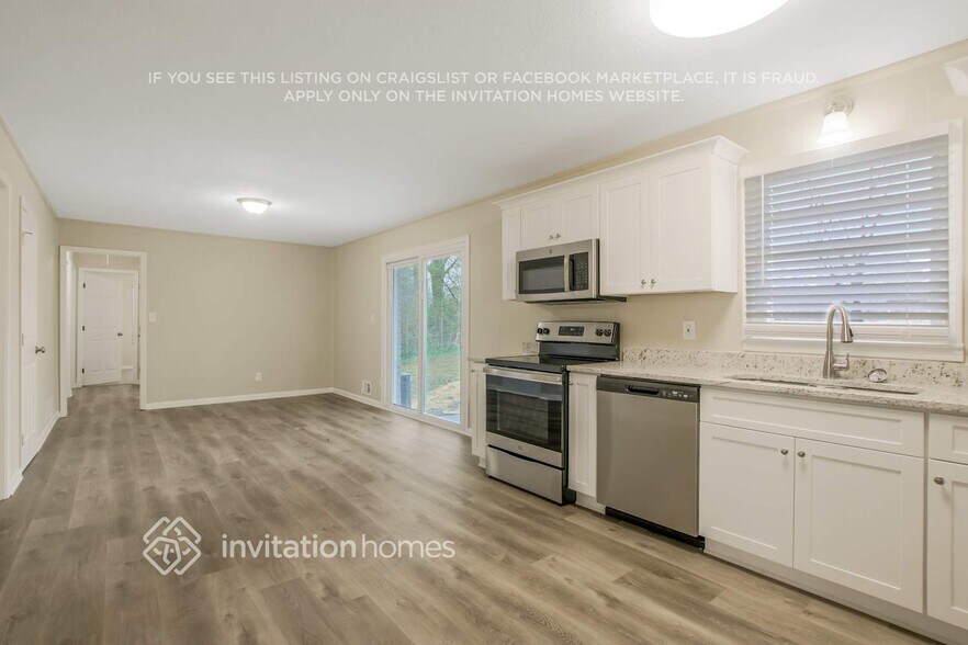 Building Photo - 3881 Blythewood Cir