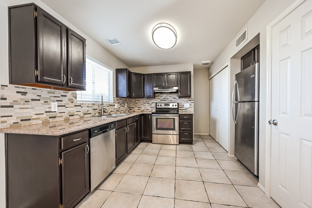Building Photo - 4713 W Menadota Dr
