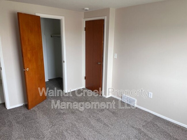 Building Photo - 5520 Beavercrest Dr