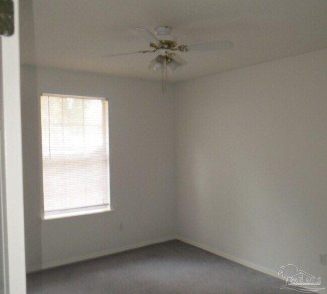 Building Photo - 5491 Chantilly Cir