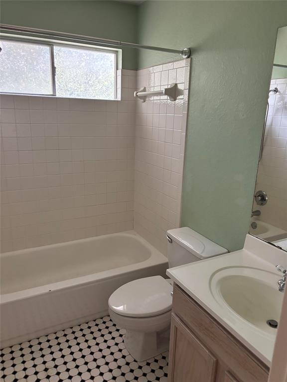 Building Photo - 3216 Port Anne Way