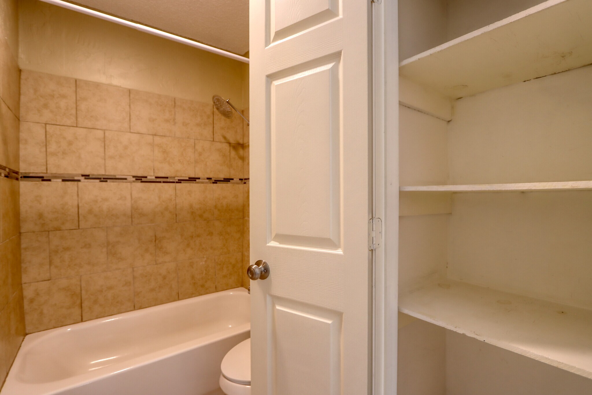 Building Photo - 707 Harbour Town Dr