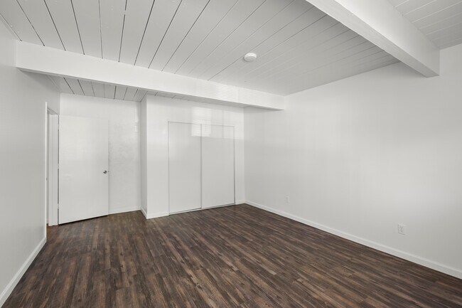 Building Photo - 5415 Lenox Dr