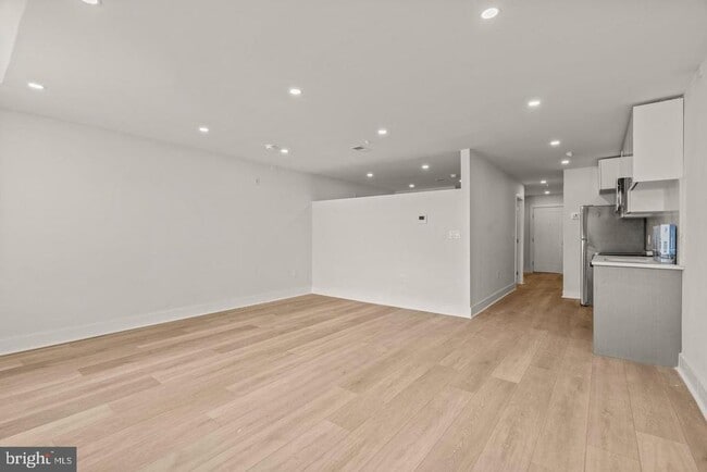 Building Photo - 253 N 3rd St