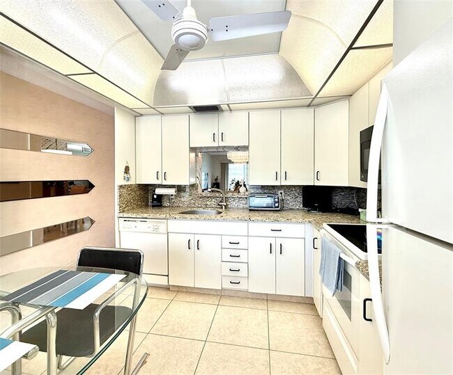 Building Photo - 2504 Antigua Terrace