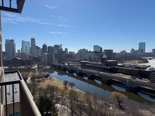 Building Photo - 10 Museum Way