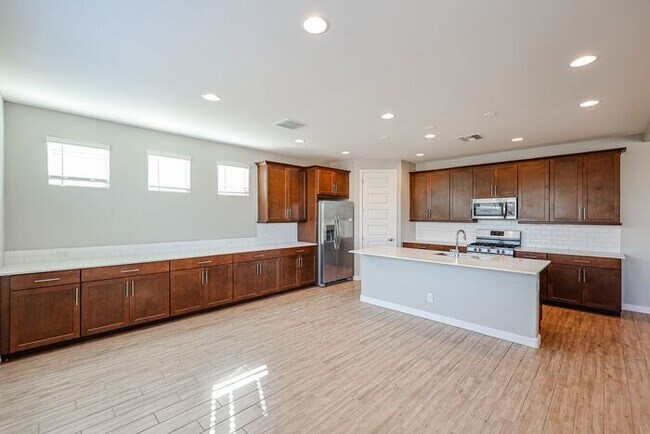 Building Photo - Available August 7th! Gated Community 4 Bedroom 3 Bathroom Home!