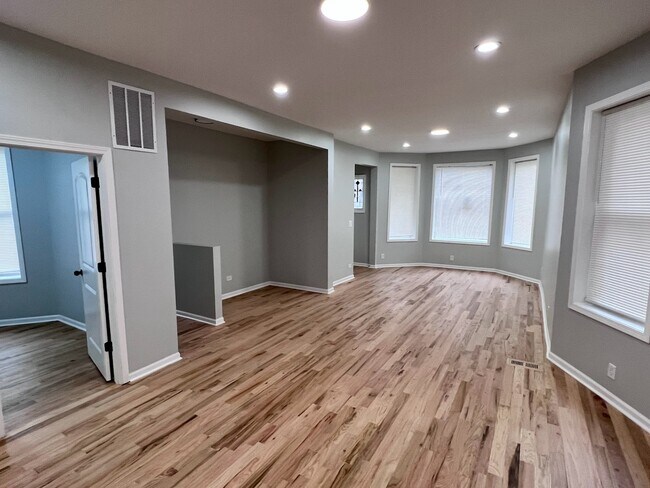 Building Photo - 1024 N Monticello Ave