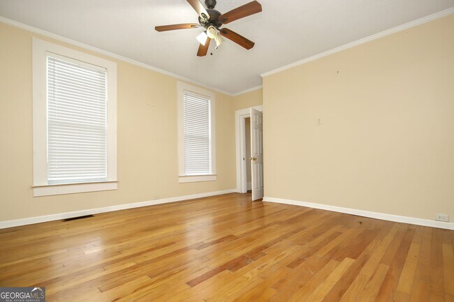 Building Photo - 304 Boulevard