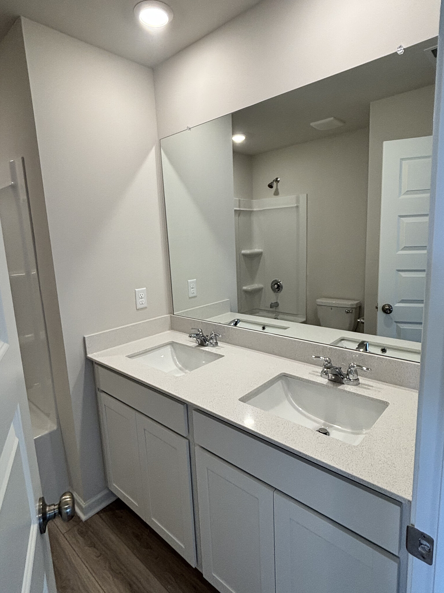 Building Photo - 572 Lyness Dr
