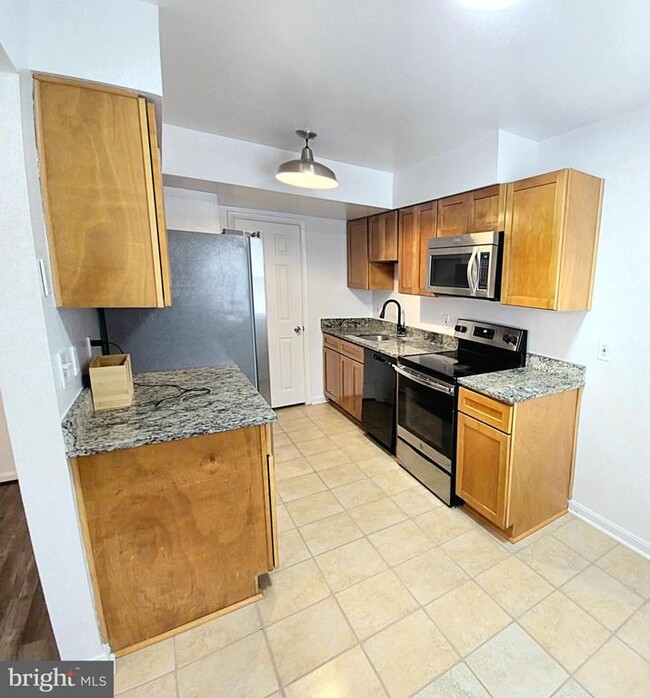 Building Photo - 14632 Earlham Ct