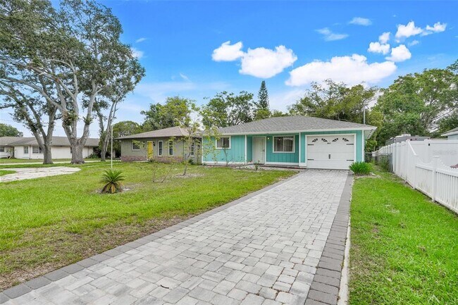 Primary Photo - 1407 Louisiana Ave