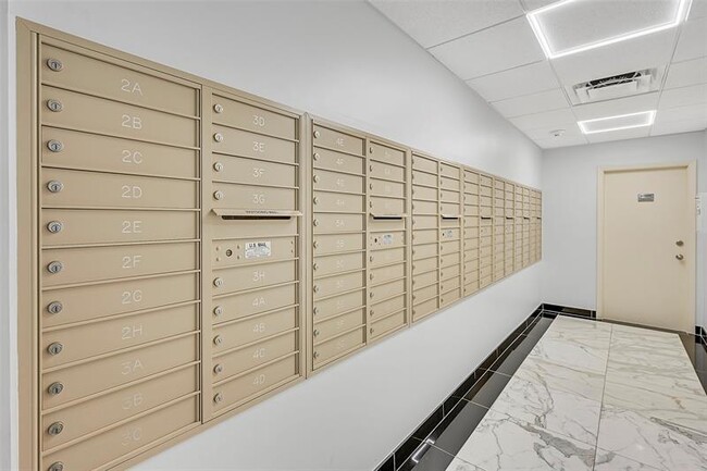 Building Photo - 3000 E Sunrise Blvd