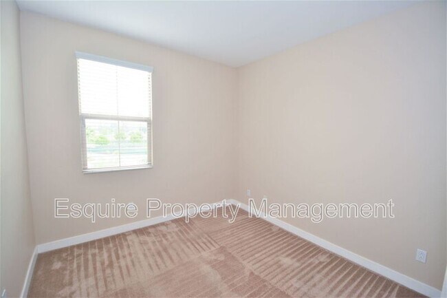 Building Photo - 205 Westpark Ct