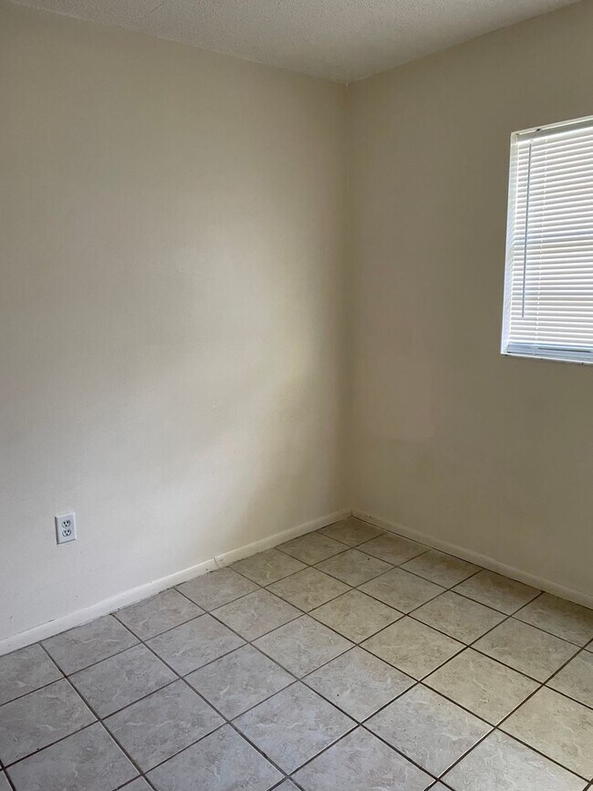 Building Photo - 7094 CR 213