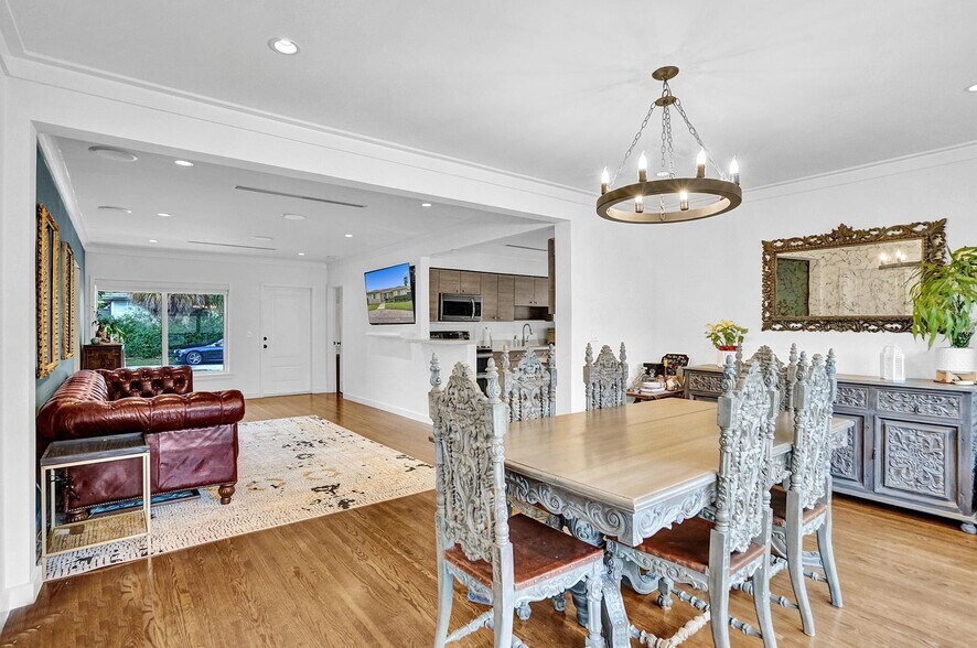 Building Photo - 11425 NE 3rd Ave