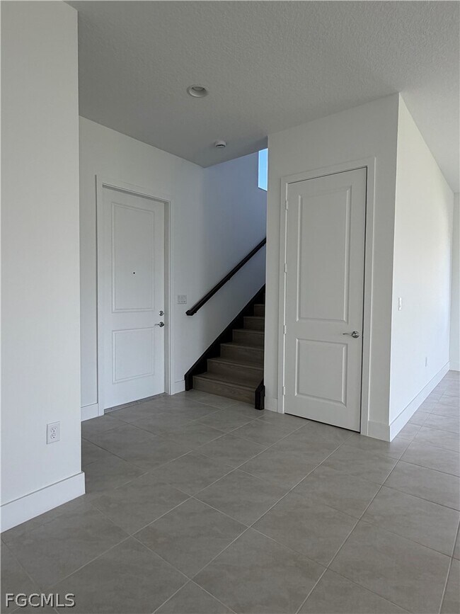 Building Photo - 5166 Julienne Rd