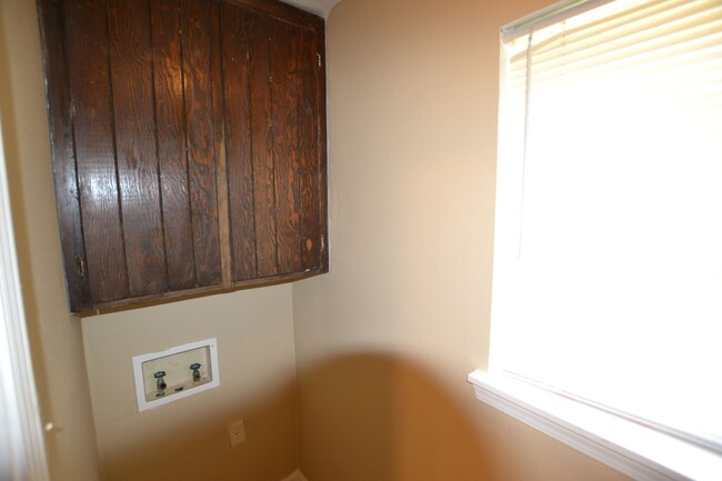 Building Photo - 2 bedroom, 2 bath apartments in Sherwood F...