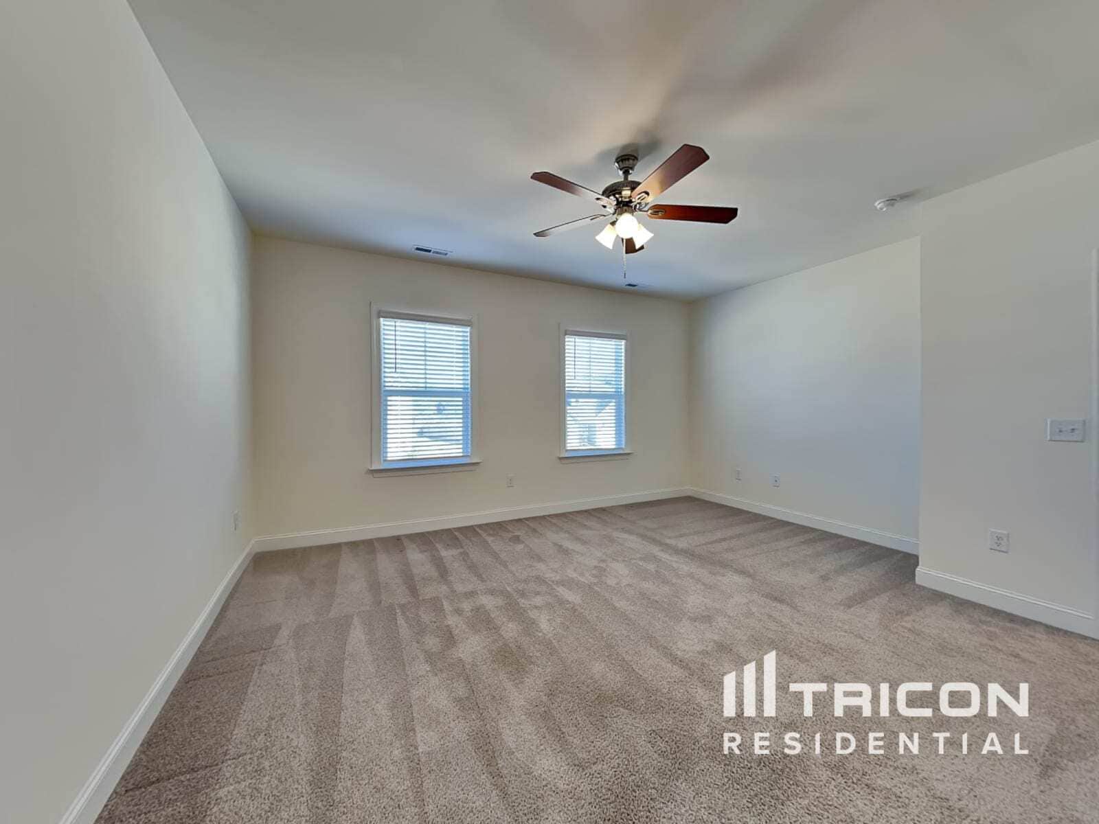 Building Photo - 402 Porterfield Dr