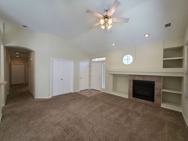 Building Photo - 2-Bedroom, 2-Bath + Den Single-Family Home...