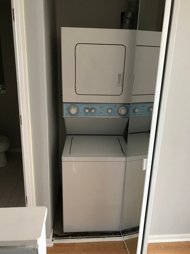 Building Photo - 5041 Warren St