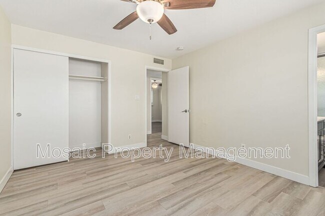 Building Photo - 104 E La Jolla Dr