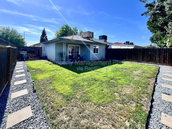 Building Photo - 4244 N Brix Ave