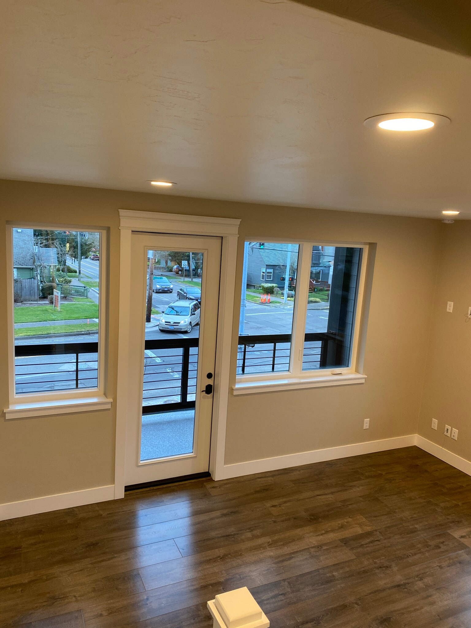 Building Photo - 2380 Willamette St