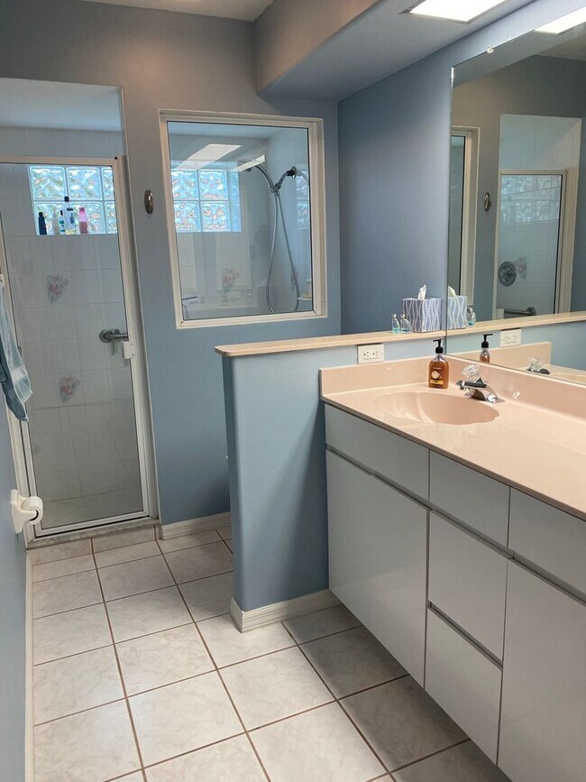 Building Photo - Gulf access community