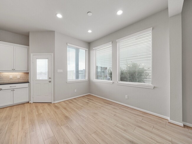 Building Photo - 5210 Pr Ter Ln