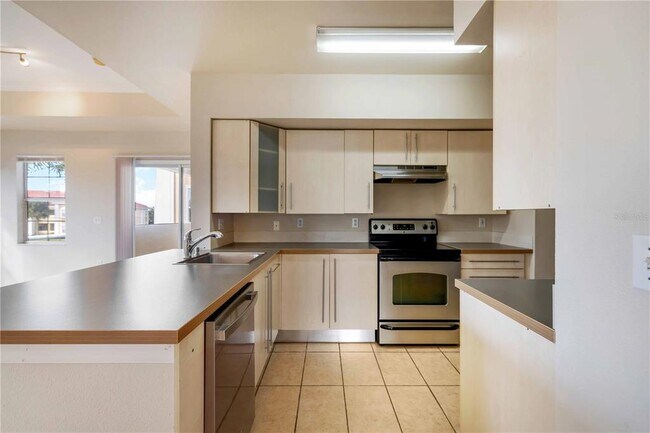 Building Photo - 1030 Villagio Cir