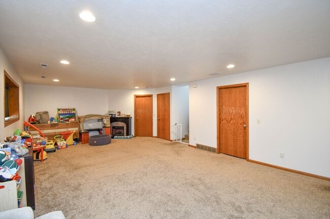 Building Photo - 5704 S San Diego Ave