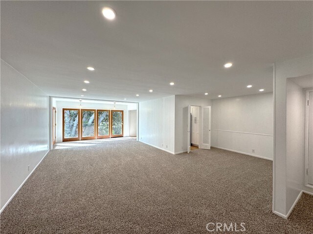 Building Photo - 289 S Barrington Ave