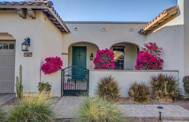 Building Photo - 20892 W Eastview Way