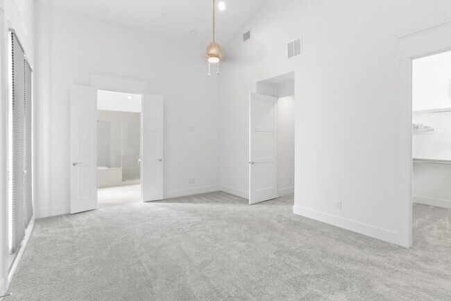 Building Photo - 9818 Mocking Bird Hill Ln