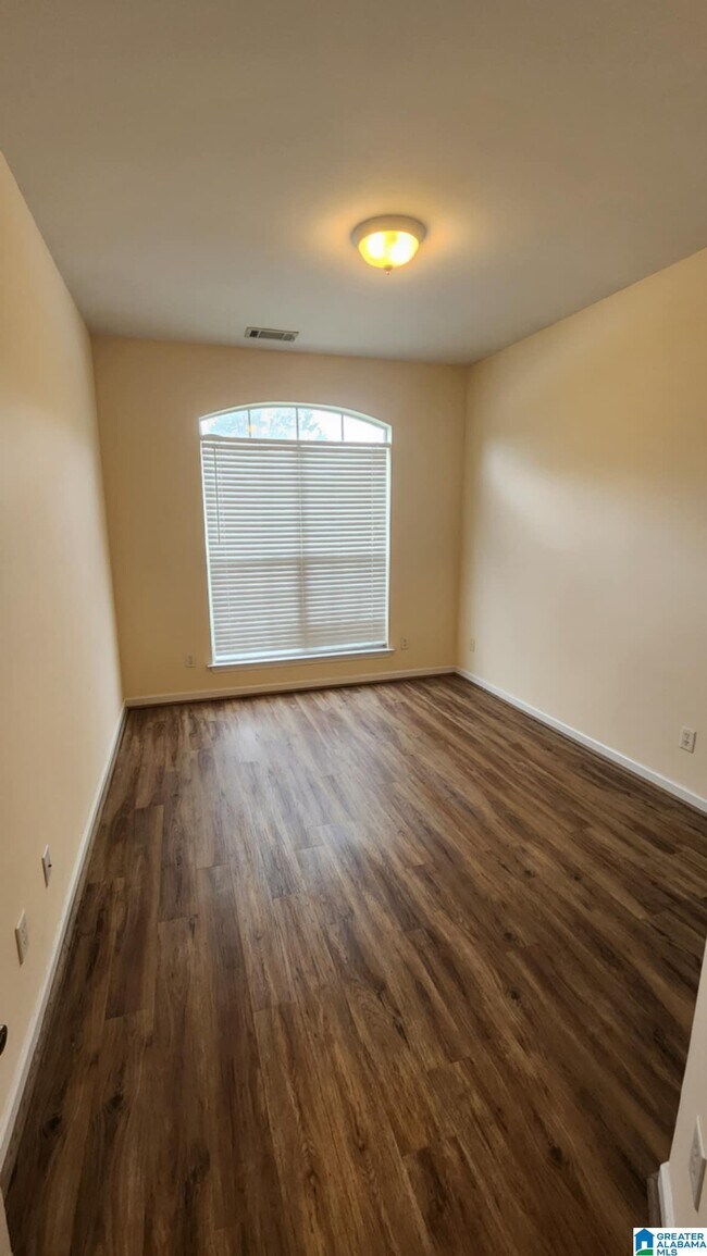 Building Photo - 299 High Ridge Dr
