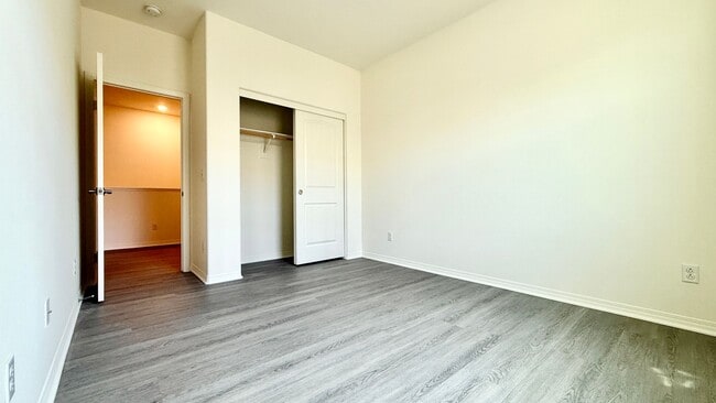 Building Photo - Beautifully 2019-Built 3 Beds 2.5 Baths 1,468 Sqft Home in Eastvale!