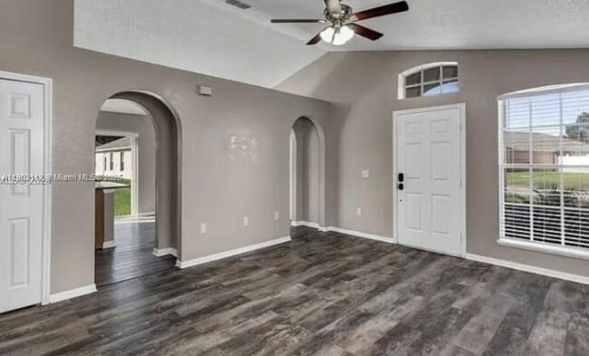 Building Photo - 2210 Whispering Trails Dr