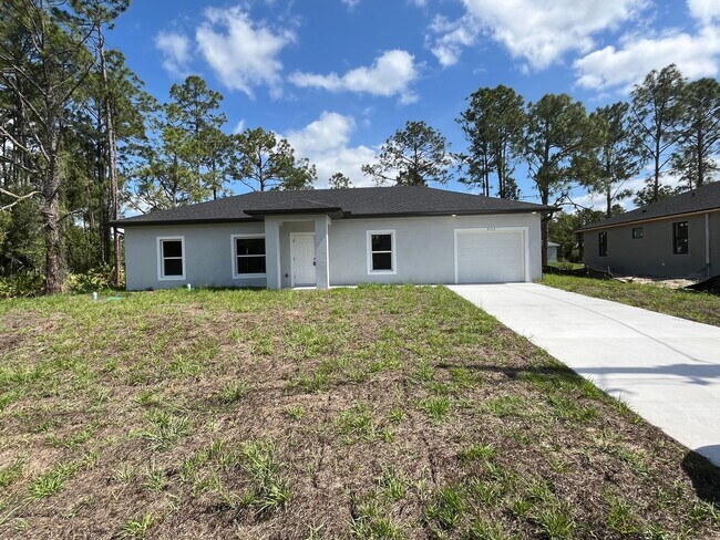 Primary Photo - ASK US ABOUT FREE RENT-MOVE IN READY 3/2-L...